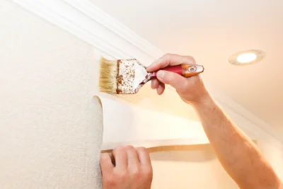 Pose de papier peint à Landeronde — revêtements muraux et toiles de verre